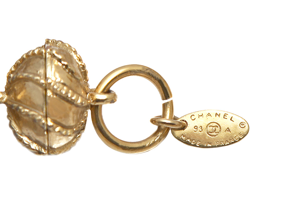 Пояс Chanel с рыбой