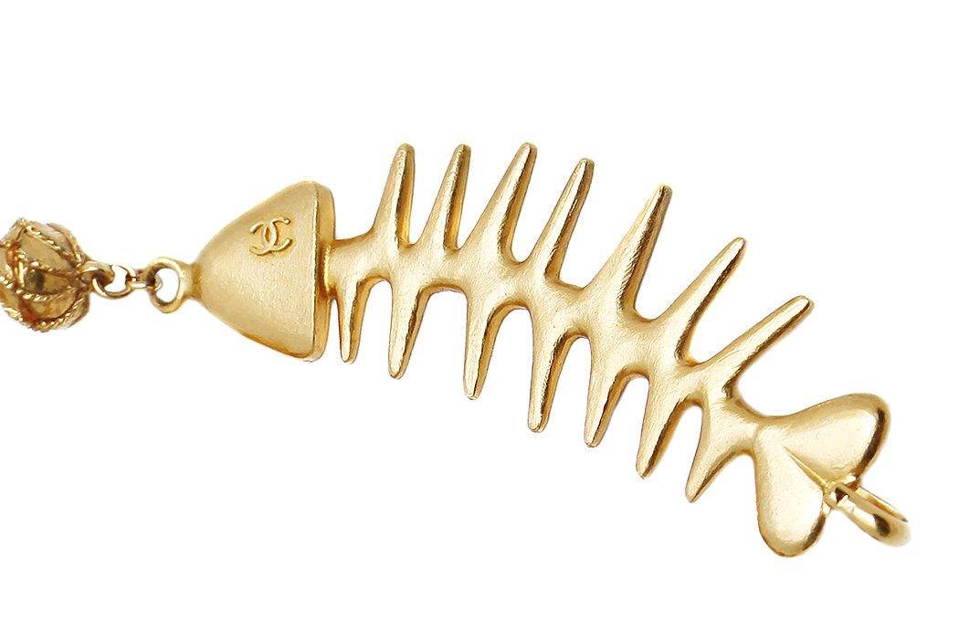 Пояс Chanel с рыбой