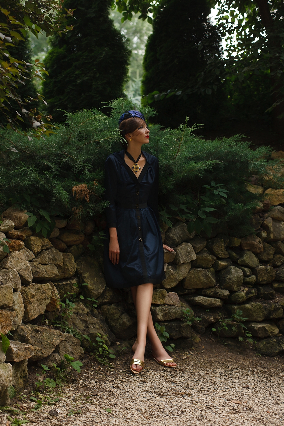 Темно-синее шелковое платье Chanel