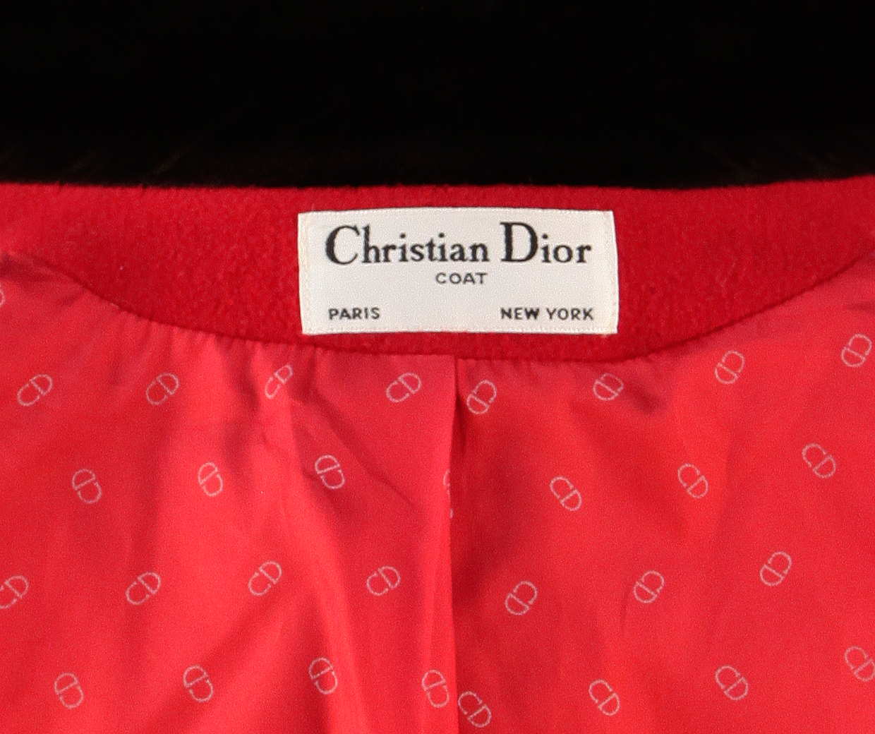 Красное пальто Christian Dior