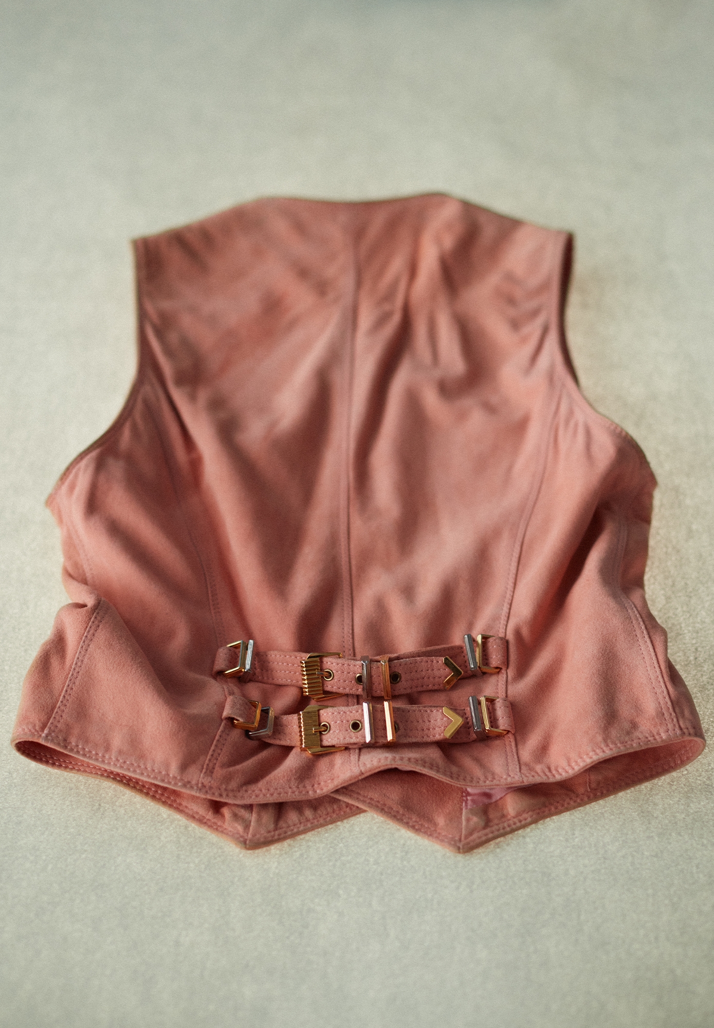 Замшевый жилет Gianni Versace