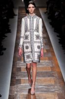 Пальто Valentino с вышивкой