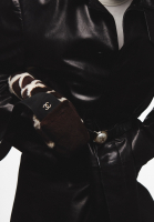 Черный кожаный ремень Chanel с жемчужной пряжкой