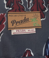 Шелковый костюм Prada