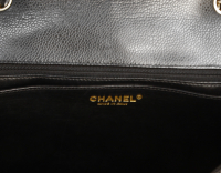 Черная сумка Chanel Classic Flap Medium