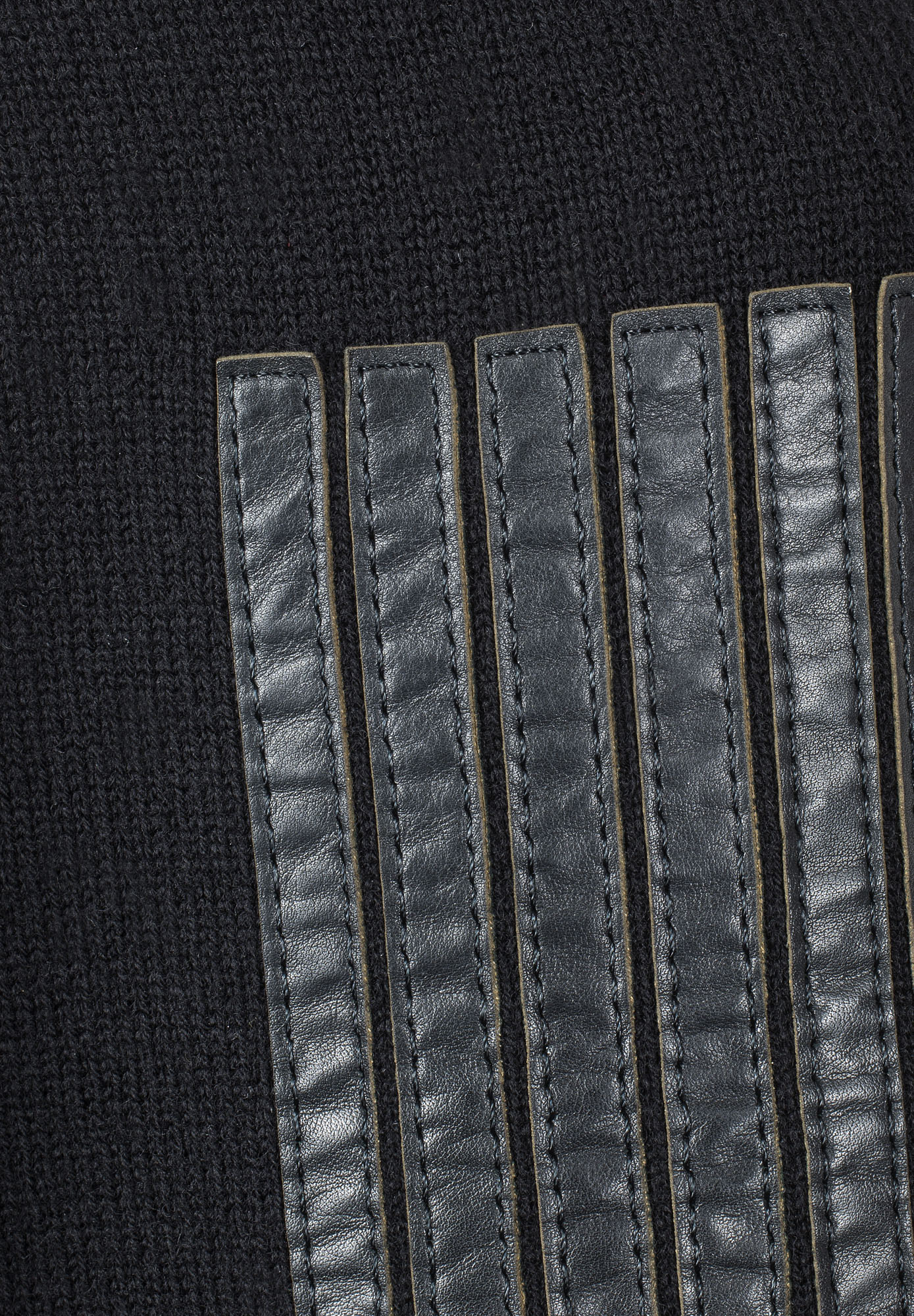 Черный жилет Chanel 