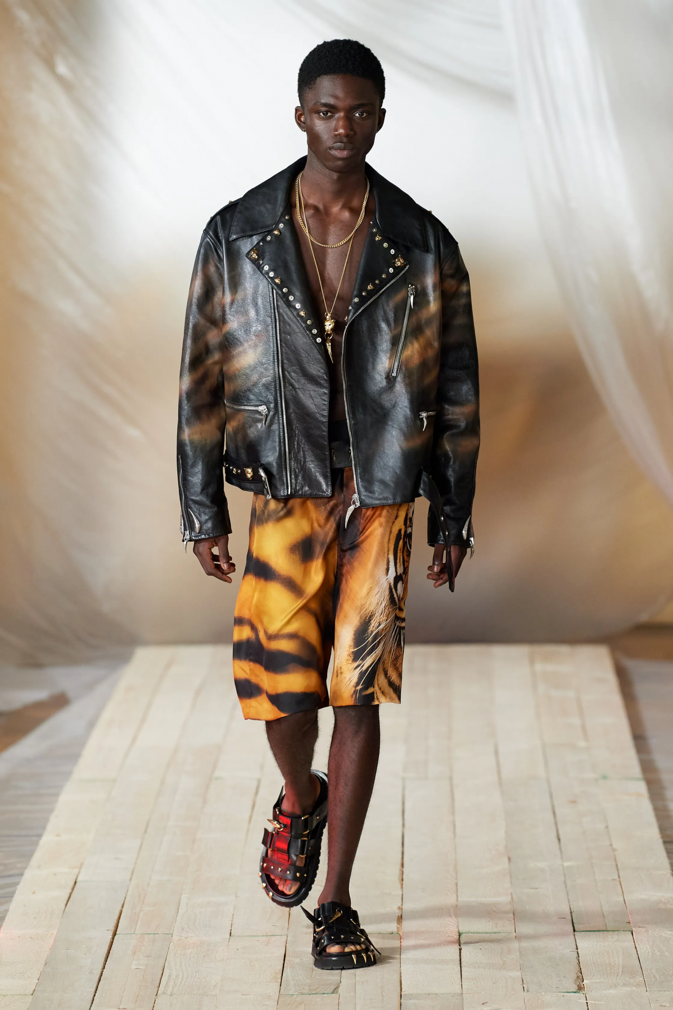 Кожаная куртка Roberto Cavalli