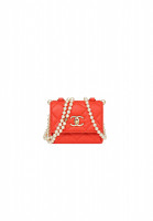 Коралловая сумка Chanel Pearl Chain Mini Clutch