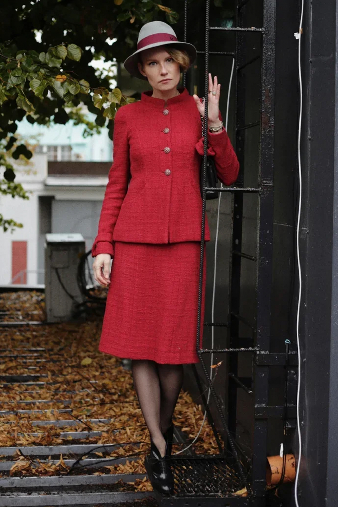 Красный костюм Chanel