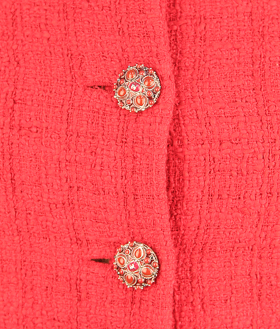 Красный костюм Chanel