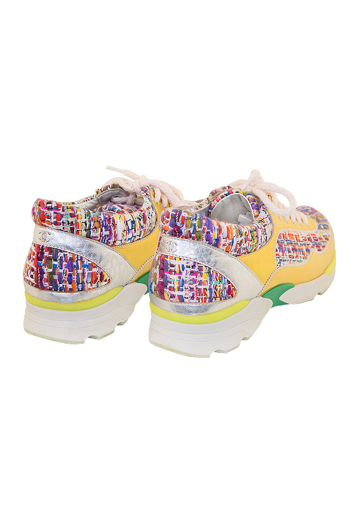 Твидовые кроссовки Chanel