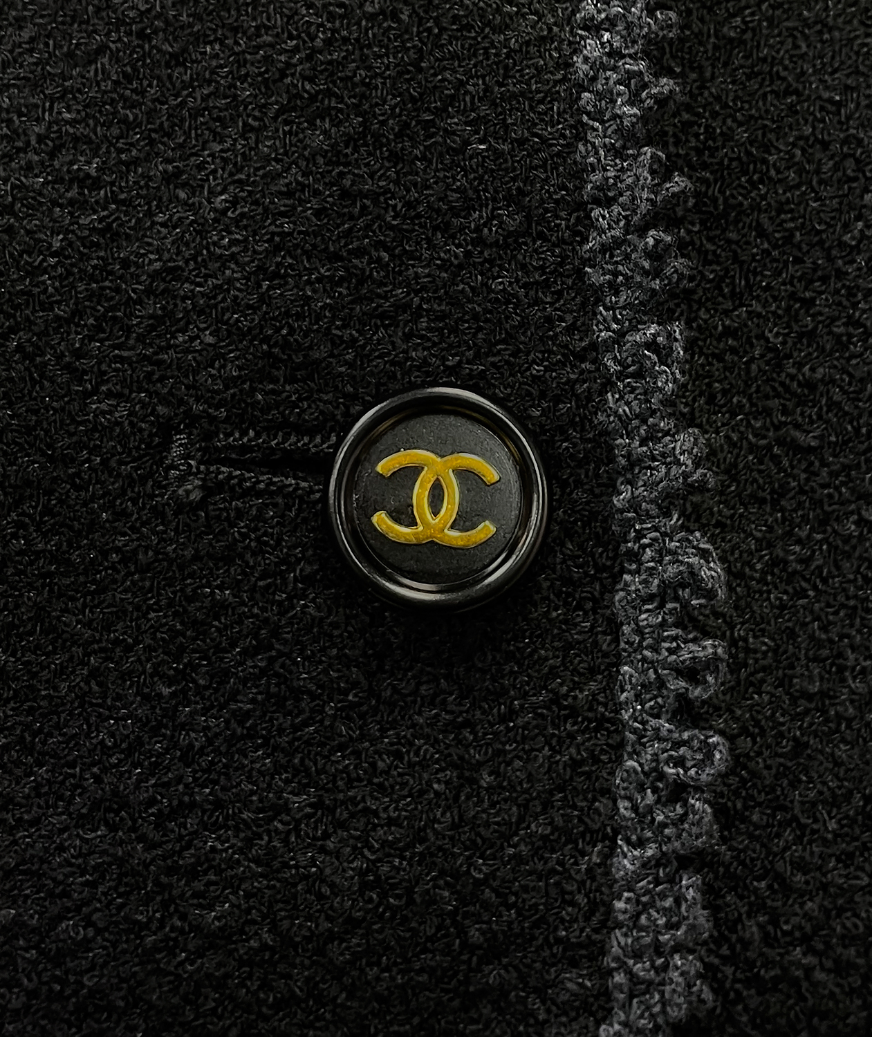 Черный твидовый жакет Chanel