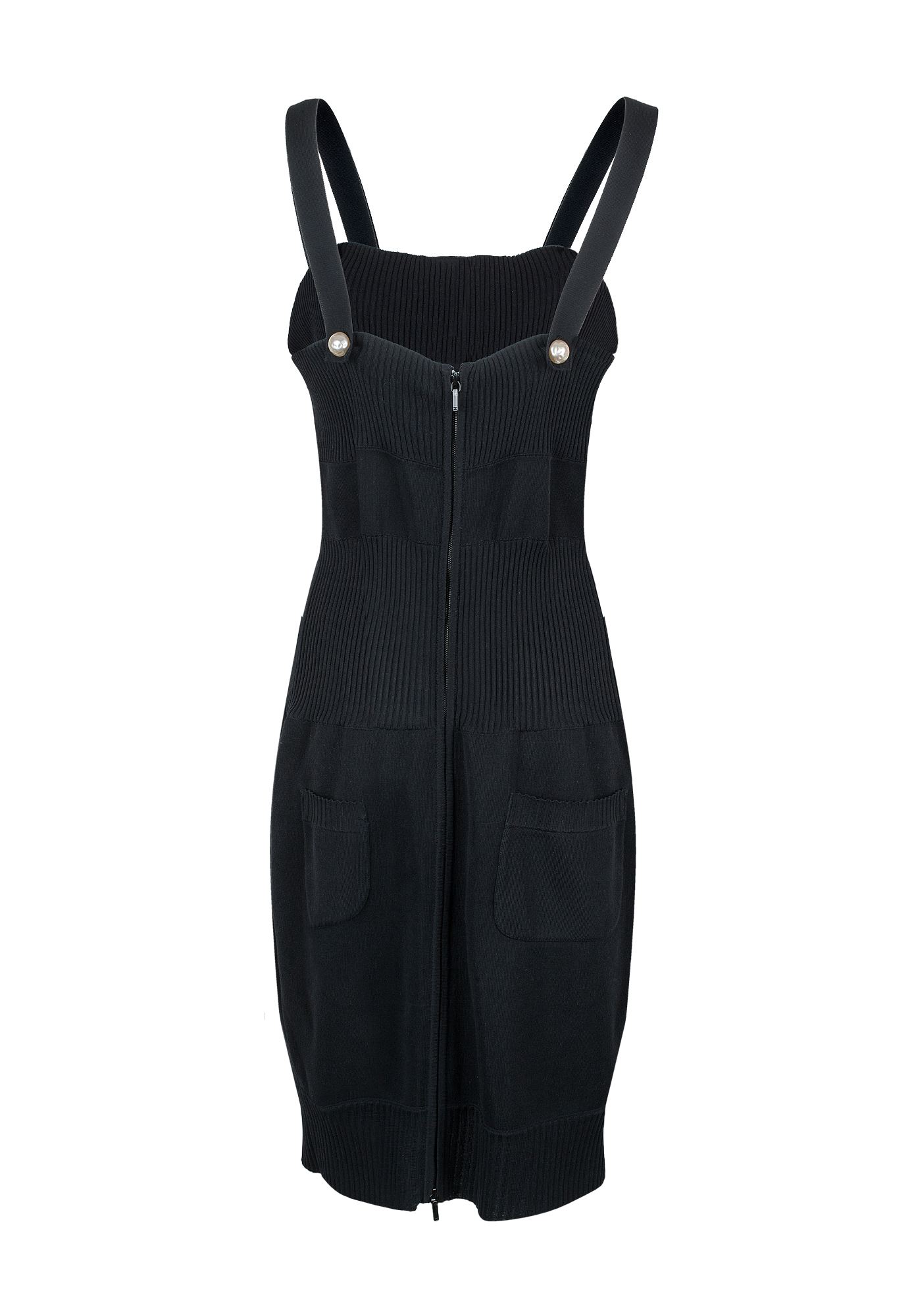 Черный сарафан Chanel с жемчужными пуговицами