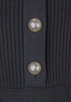 Черный сарафан Chanel с жемчужными пуговицами