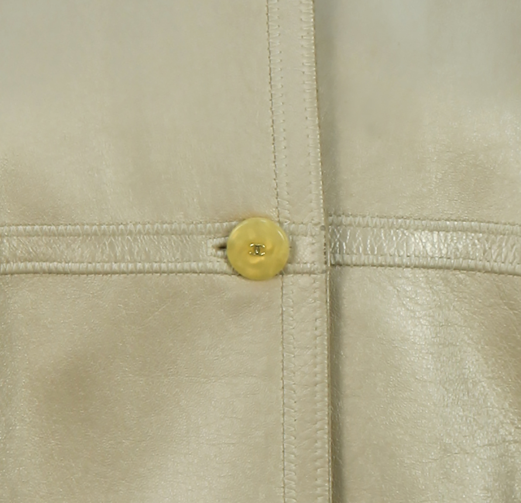 Кожаный золотистый жакет Chanel