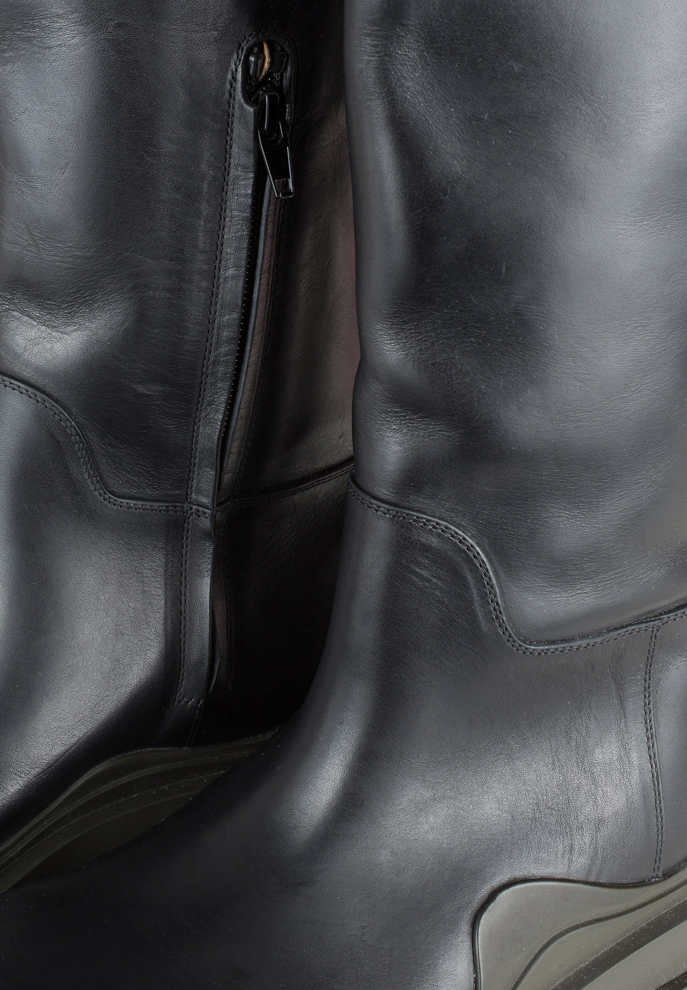 Чёрные сапоги Bottega Veneta