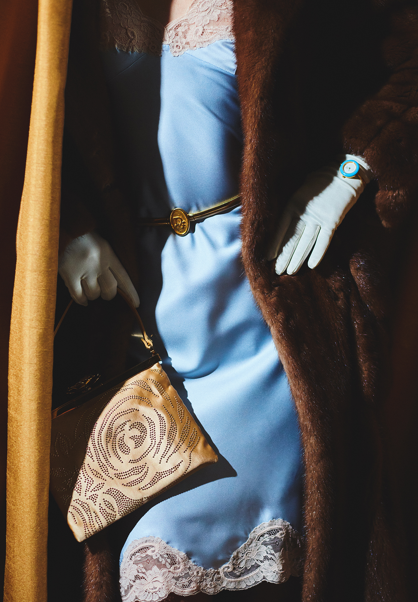 Часы Gucci 1100-L с разноцветными сменными безелями