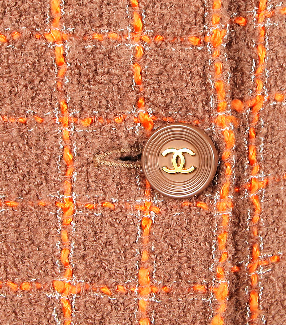 Твидовый коричневый жакет Chanel в клетку