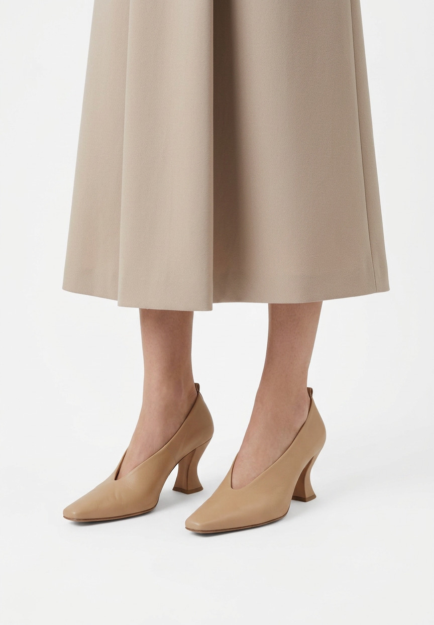 Бежевые туфли Bottega Veneta