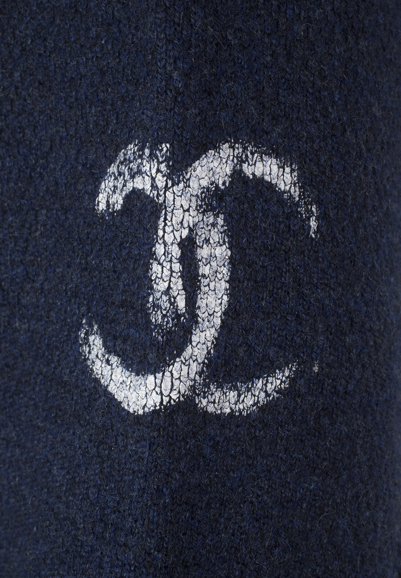 Темно-синий свитер Chanel с принтом