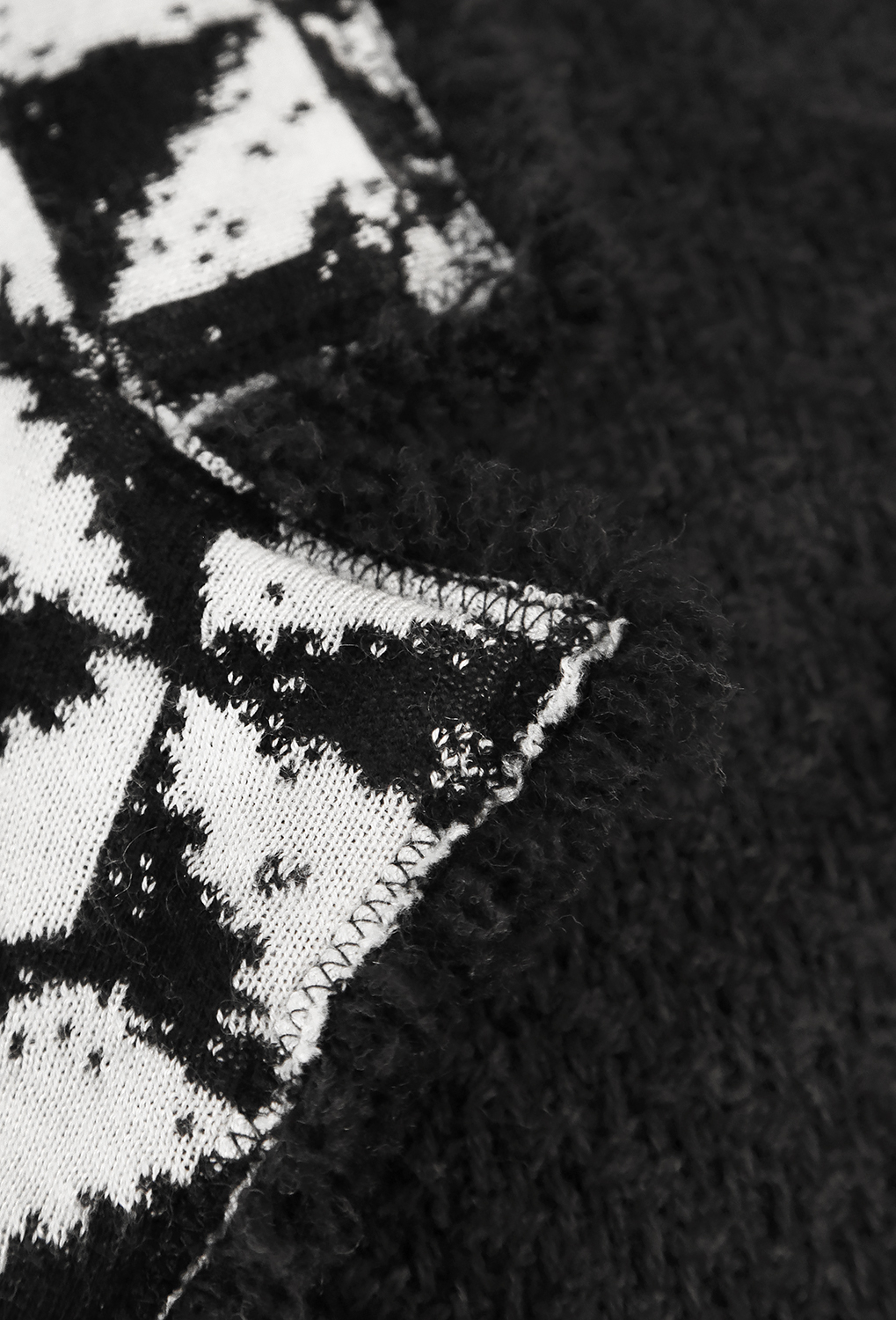 Монохромный жакет Chanel c накладными карманами