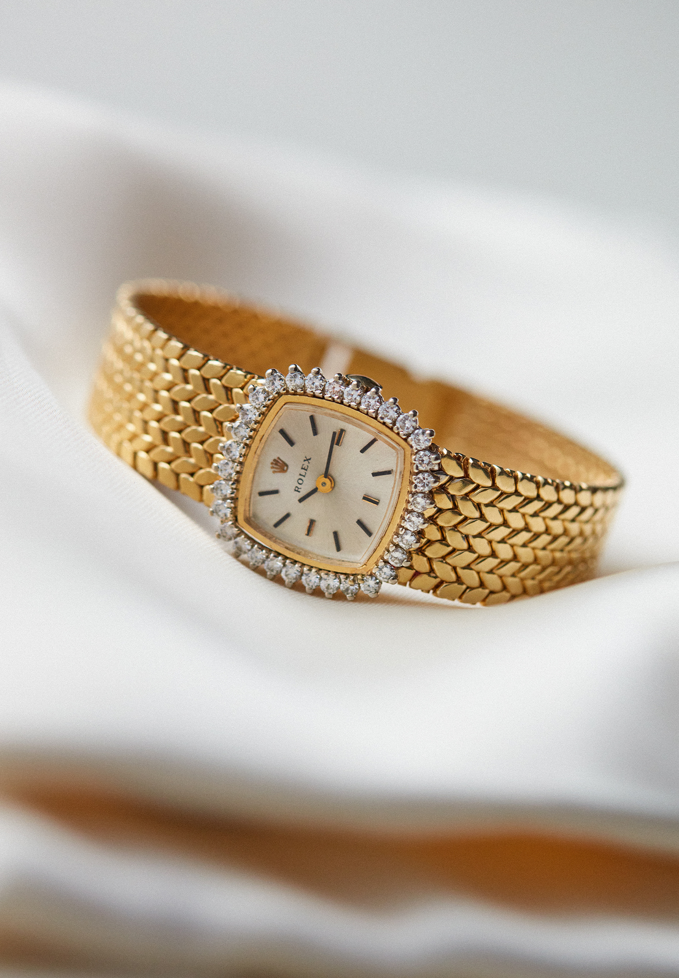 Коктейльные часы Rolex с бриллиантами