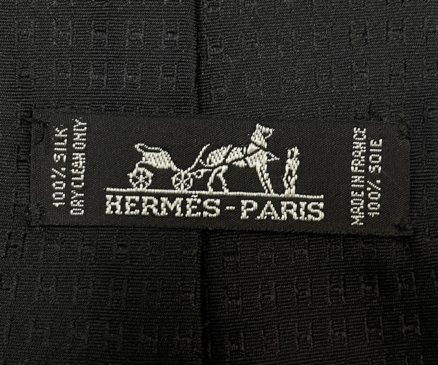 Черный шелковый галстук Hermès