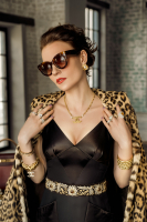 Колье Chanel с подвеской-логотипом и жемчужинами