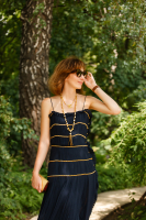 Колье Chanel с подвеской-логотипом и жемчужинами