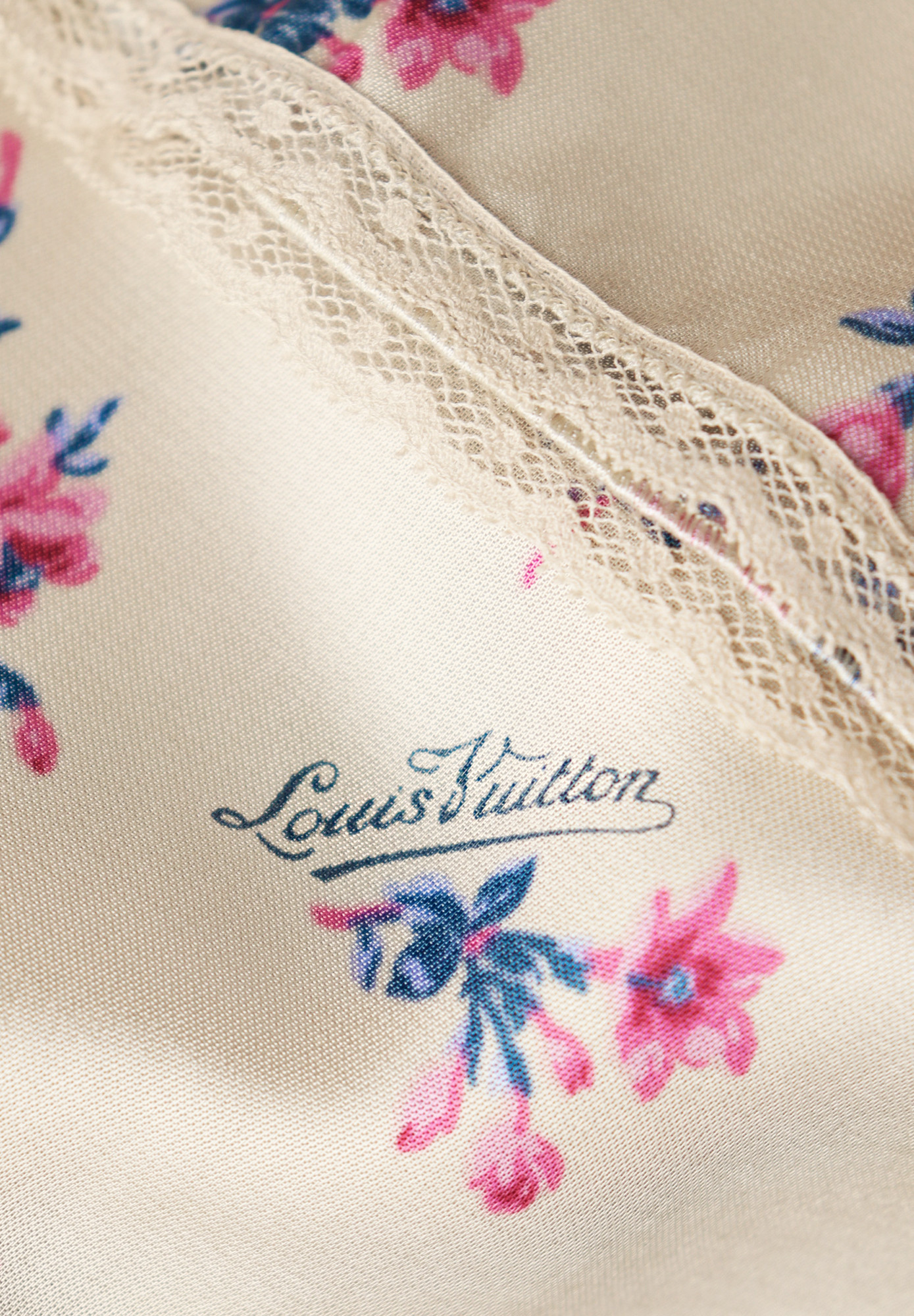 Платье Louis Vuitton с цветами и кружевом