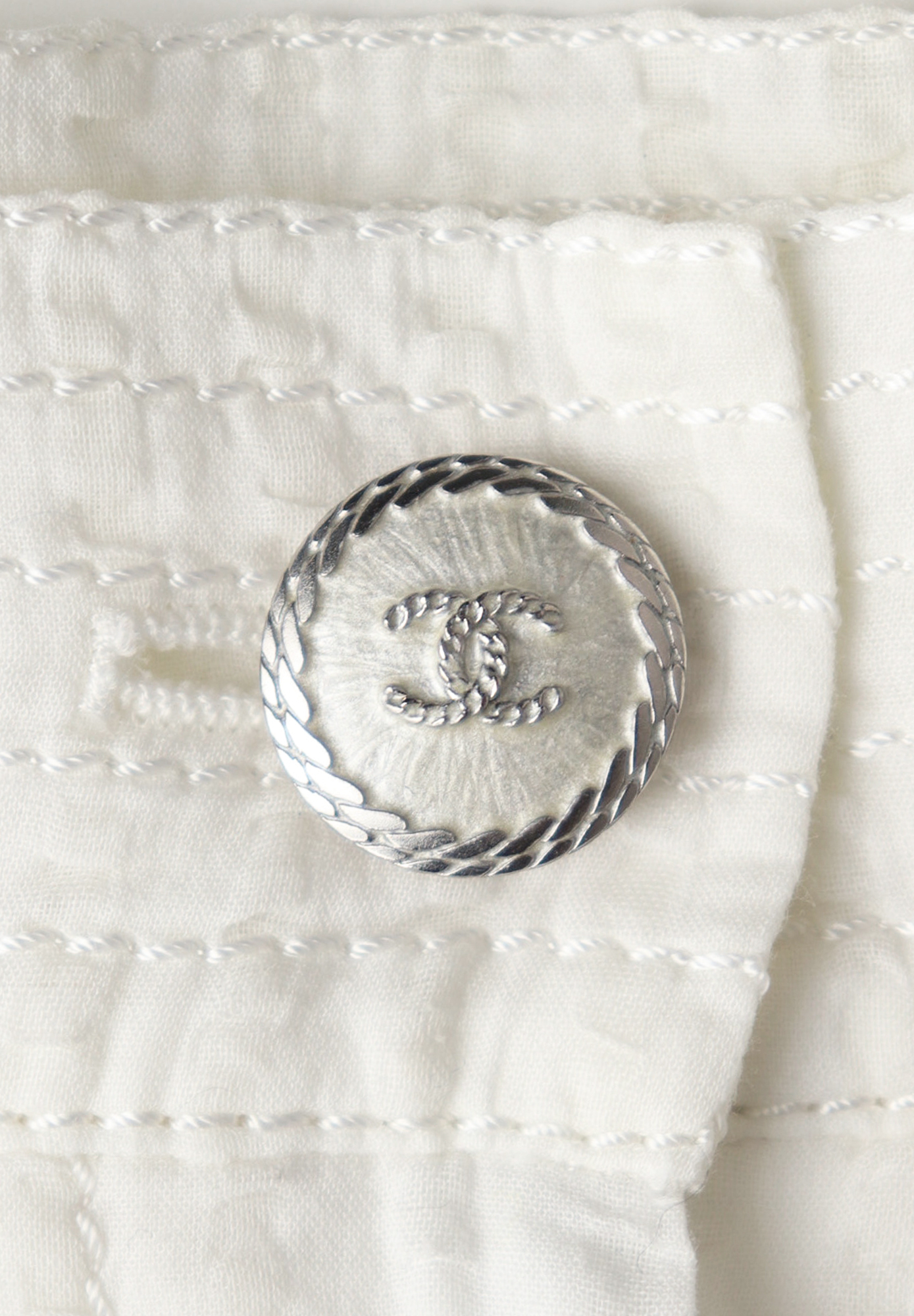 Белые шорты Chanel