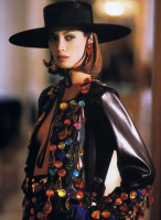 Кожаный жакет Yves Saint Laurent с кристаллами