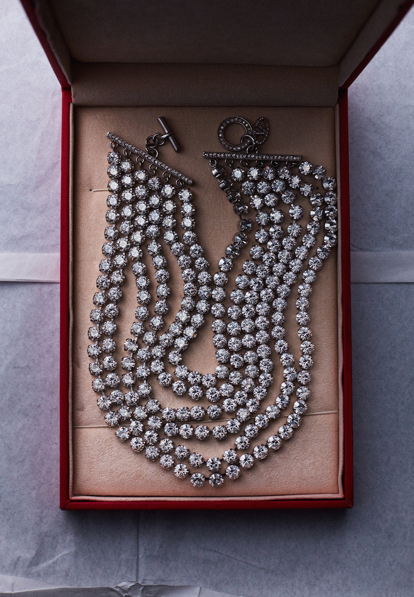 Колье Valentino с кристаллами