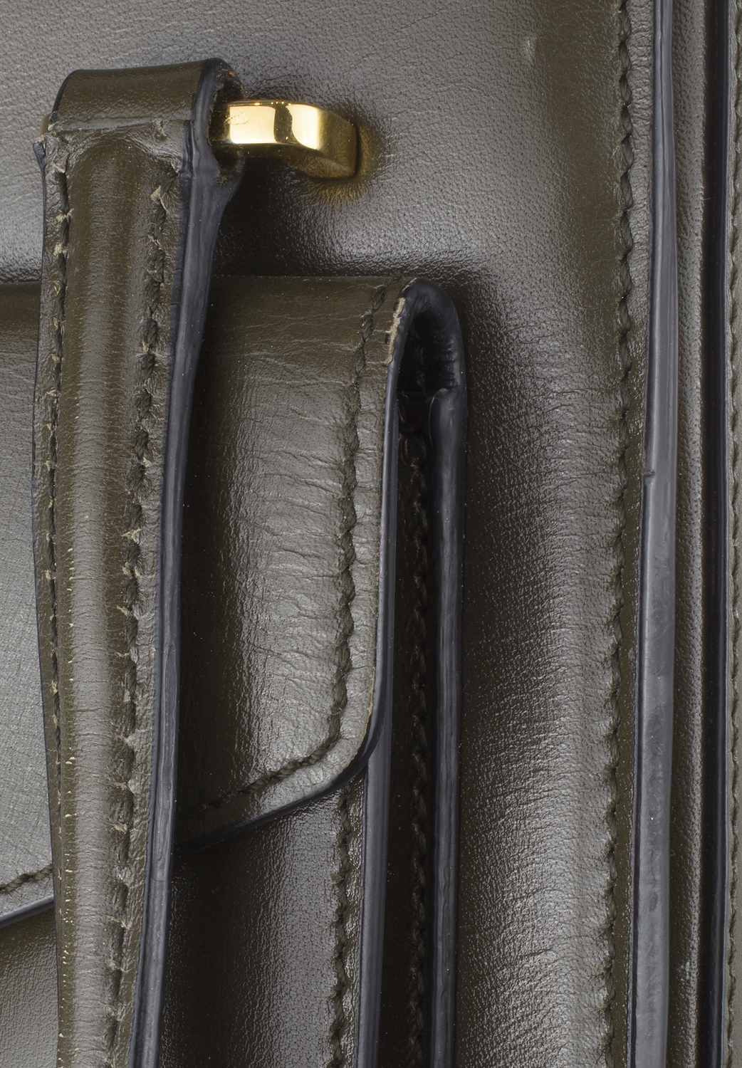 Темно-зеленая сумка Prada