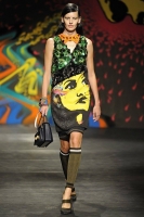 Темно-зеленая сумка Prada