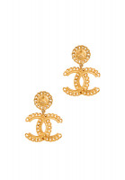 Серьги Chanel с жемчужинами и логотипом 