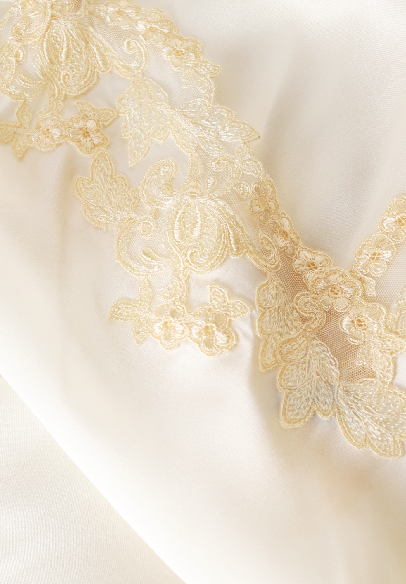 Шелковое платье La Perla с кружевом