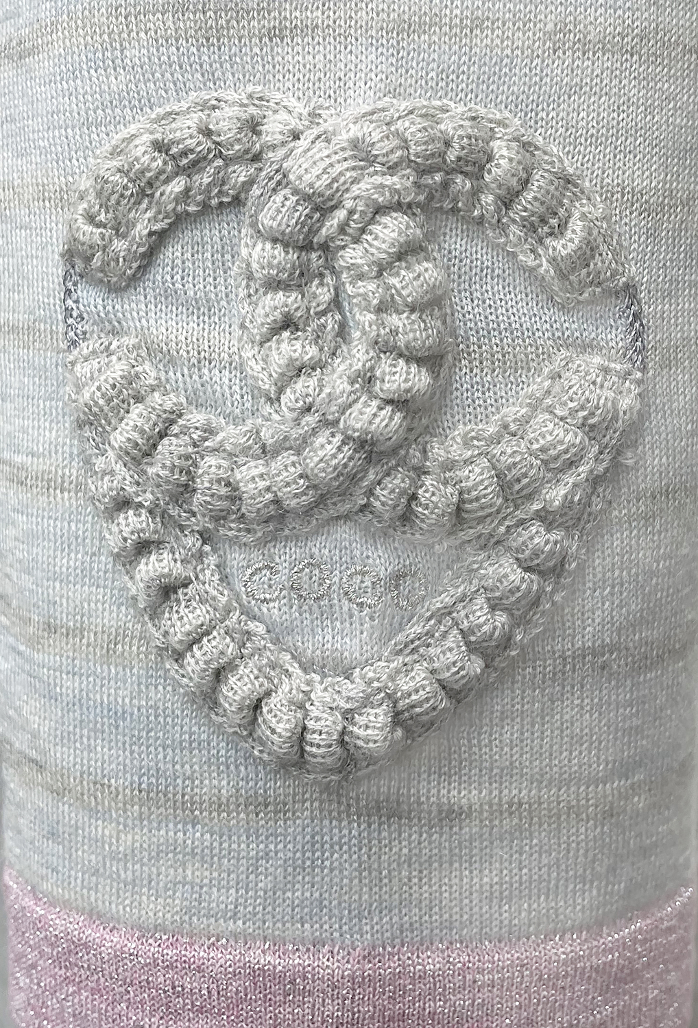 Серое платье Chanel в полоску