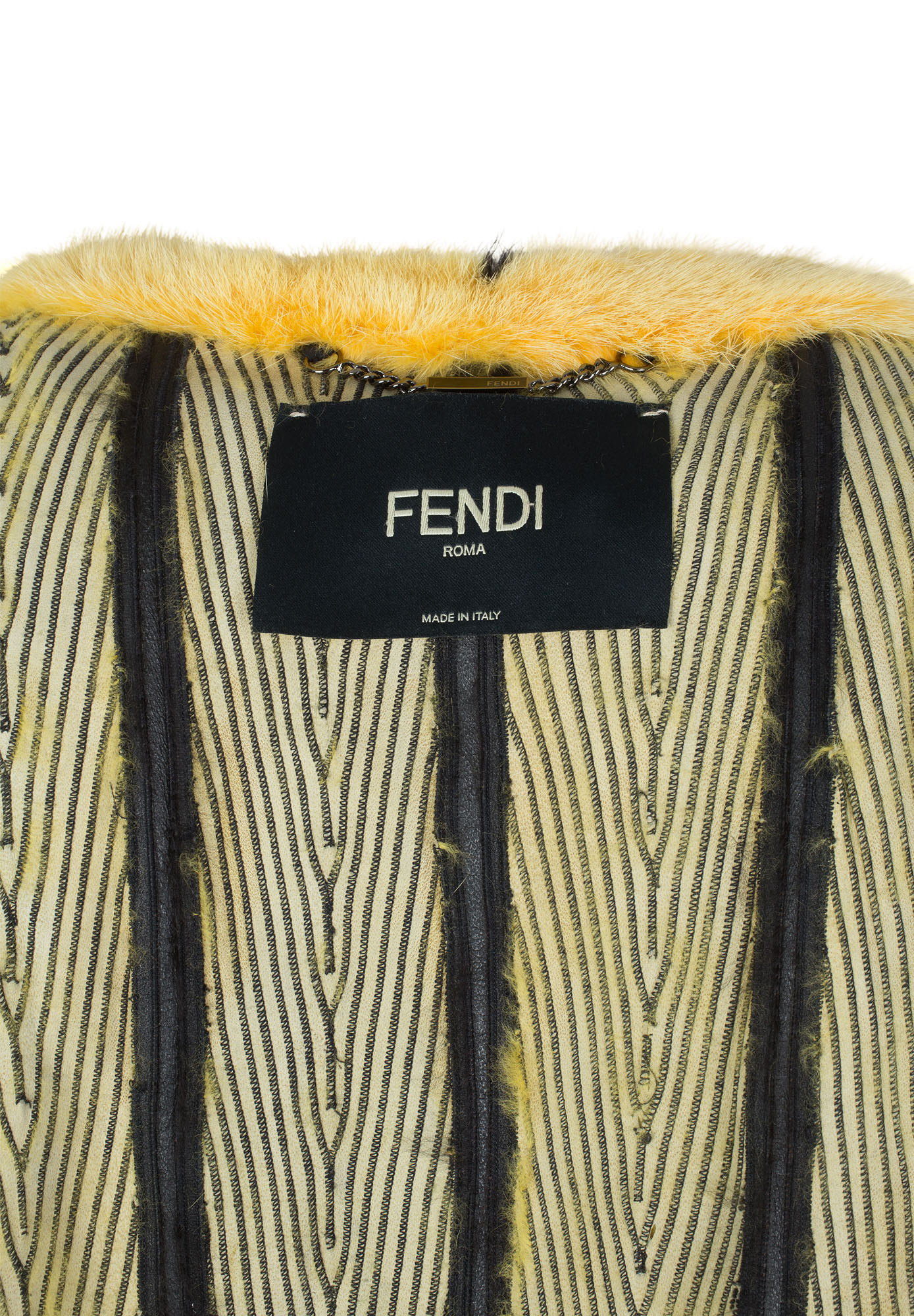 Желтая шуба Fendi