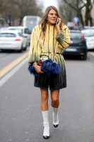 Желтая шуба Fendi