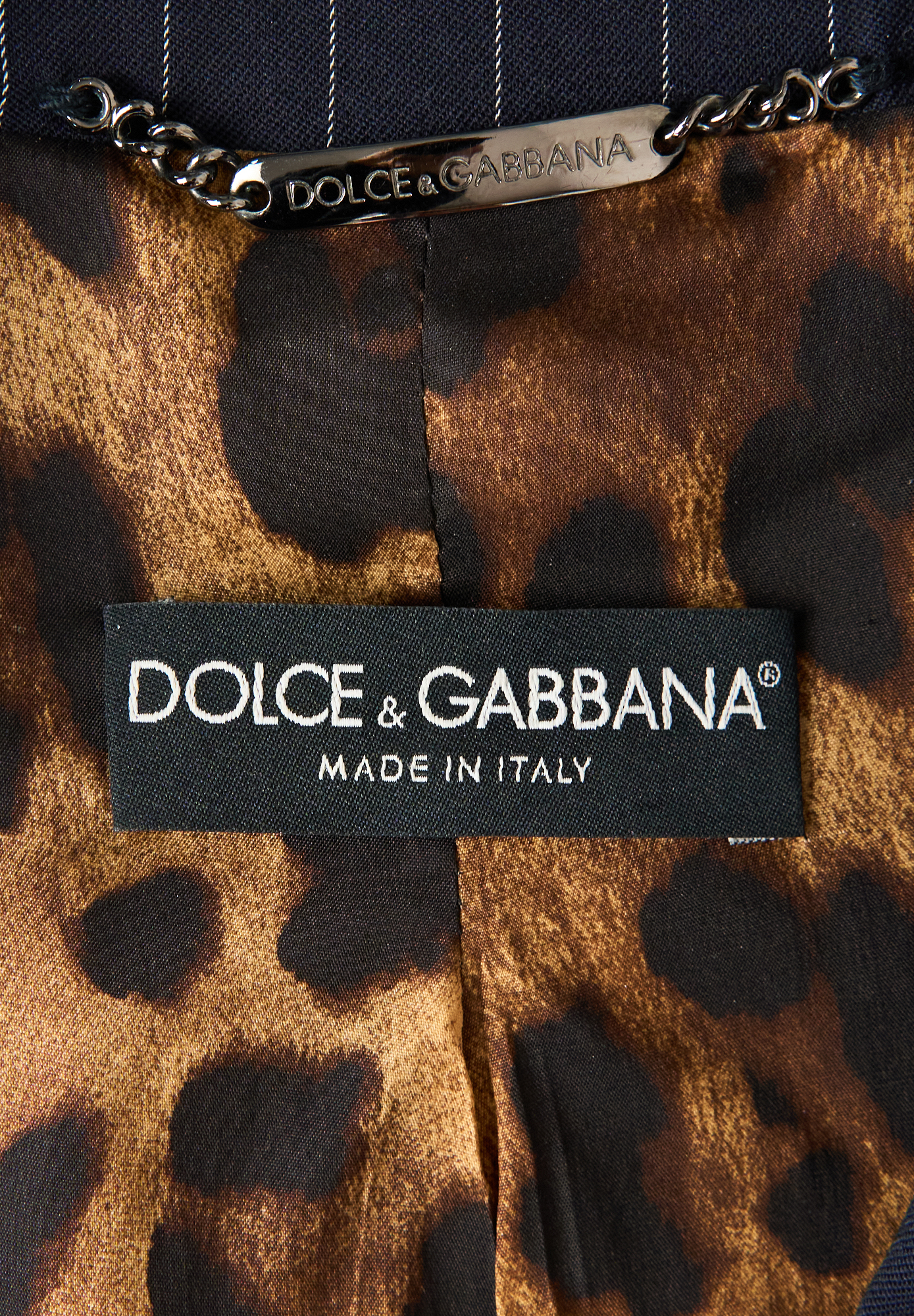 Темно-синий костюм Dolce&Gabbana в полоску