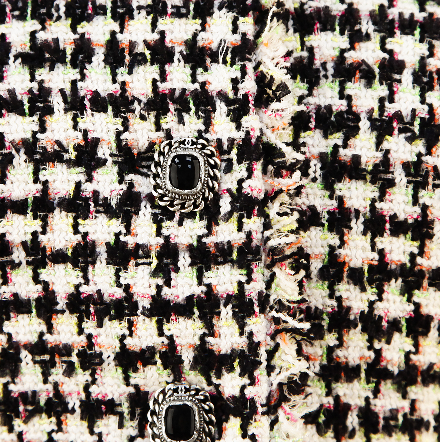 Чёрно-белый жакет Chanel