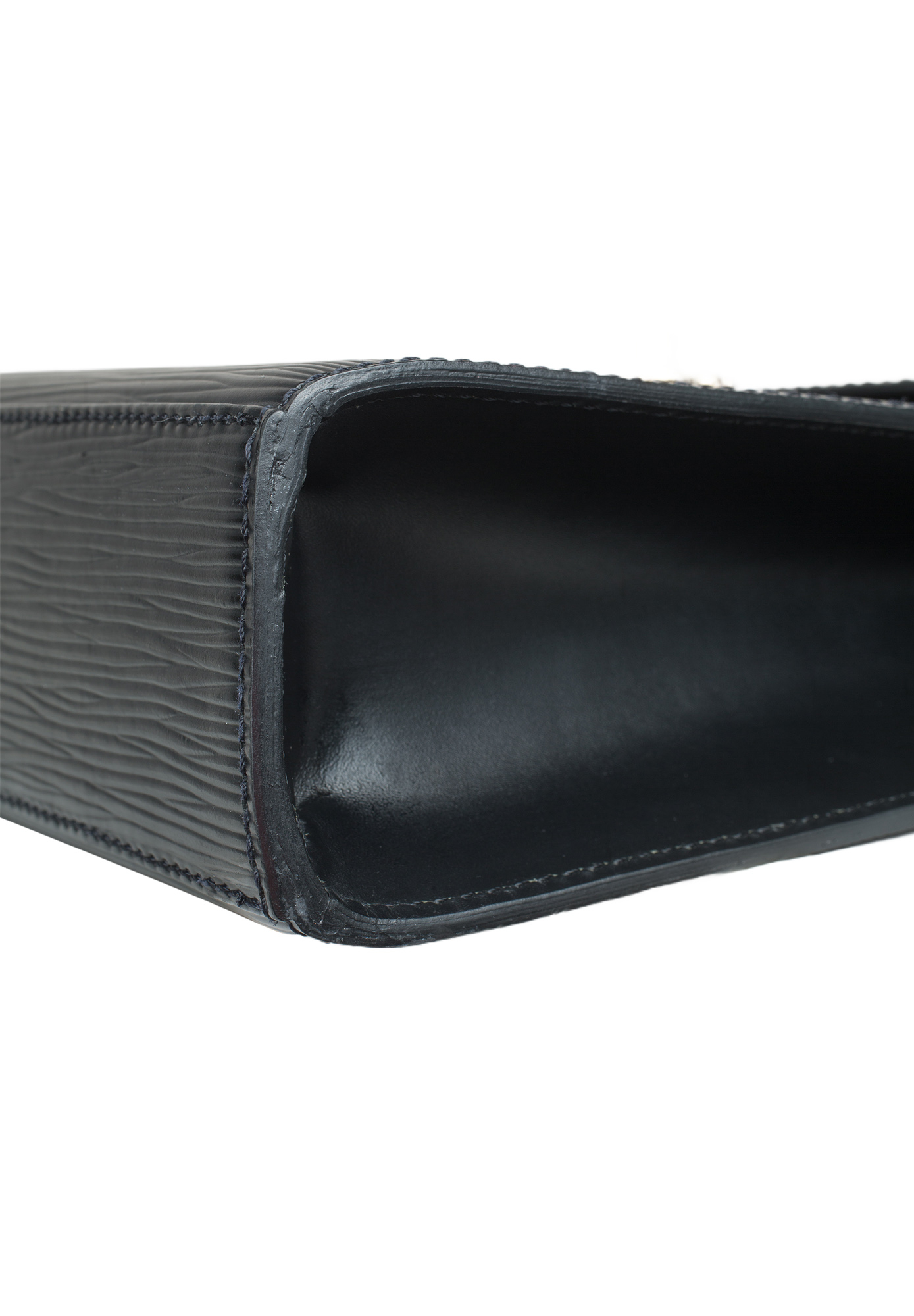 Черная кожаная сумка Louis Vuitton 