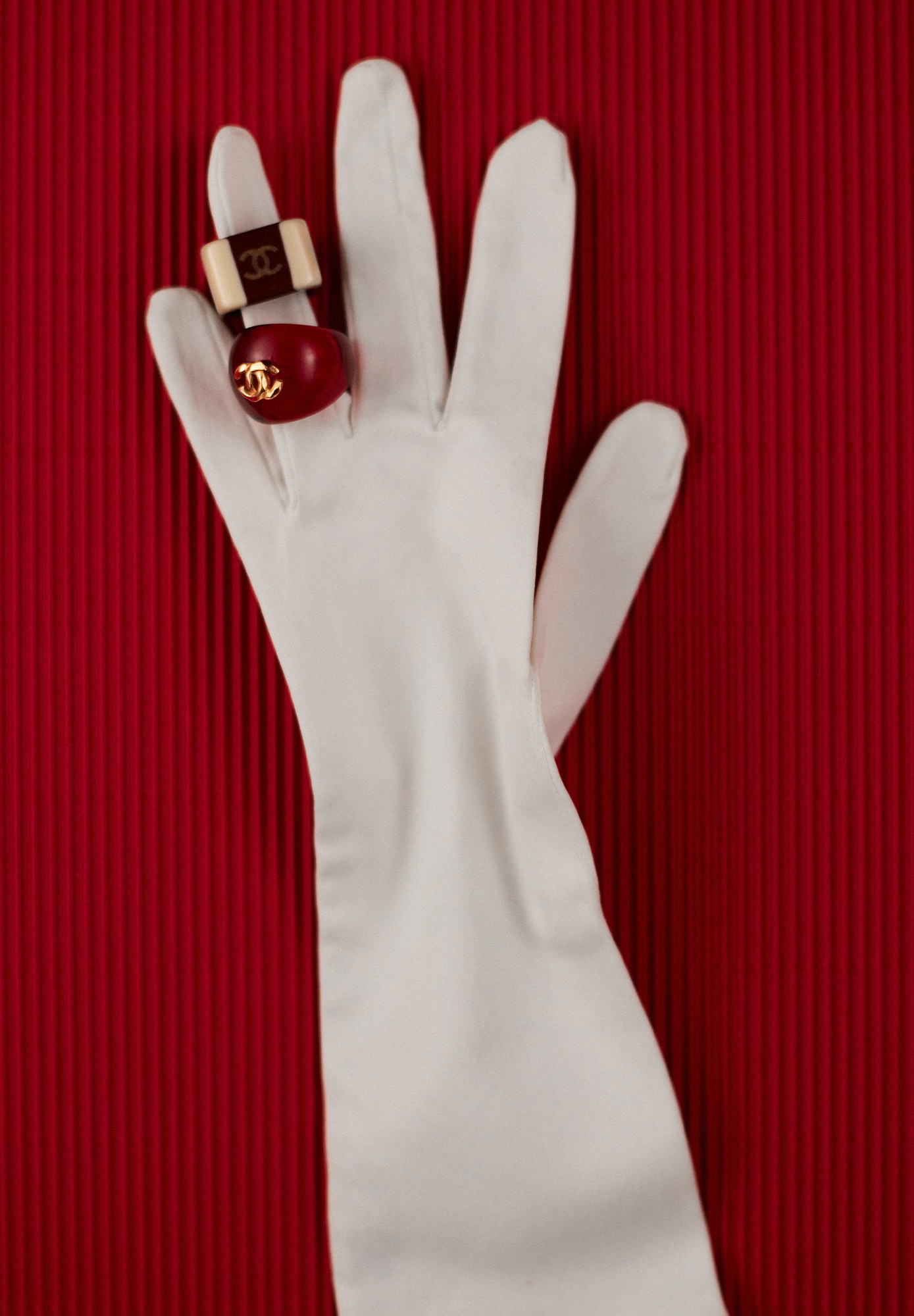 Белые перчатки Christian Dior