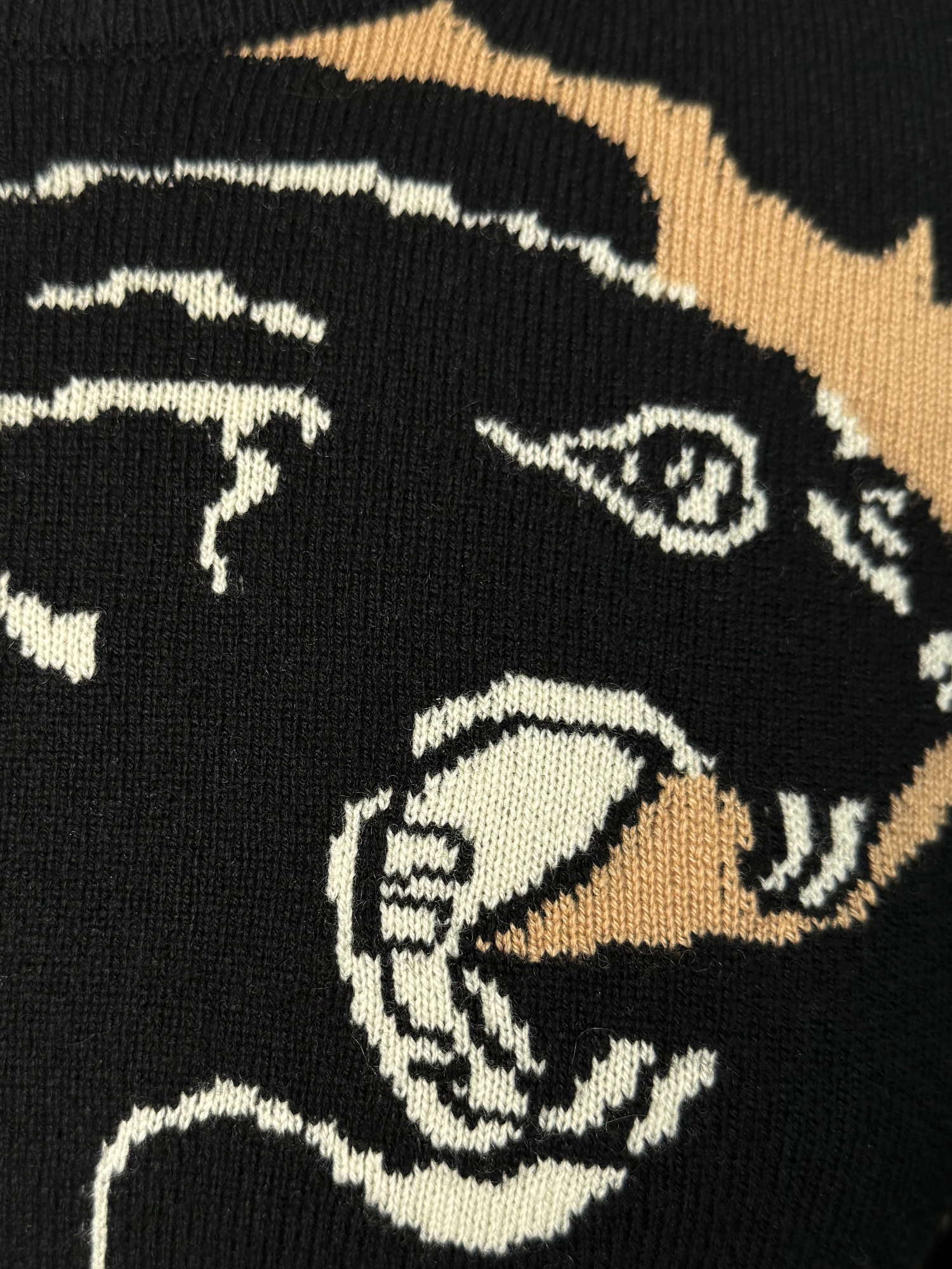 Кашемировый свитер Valentino