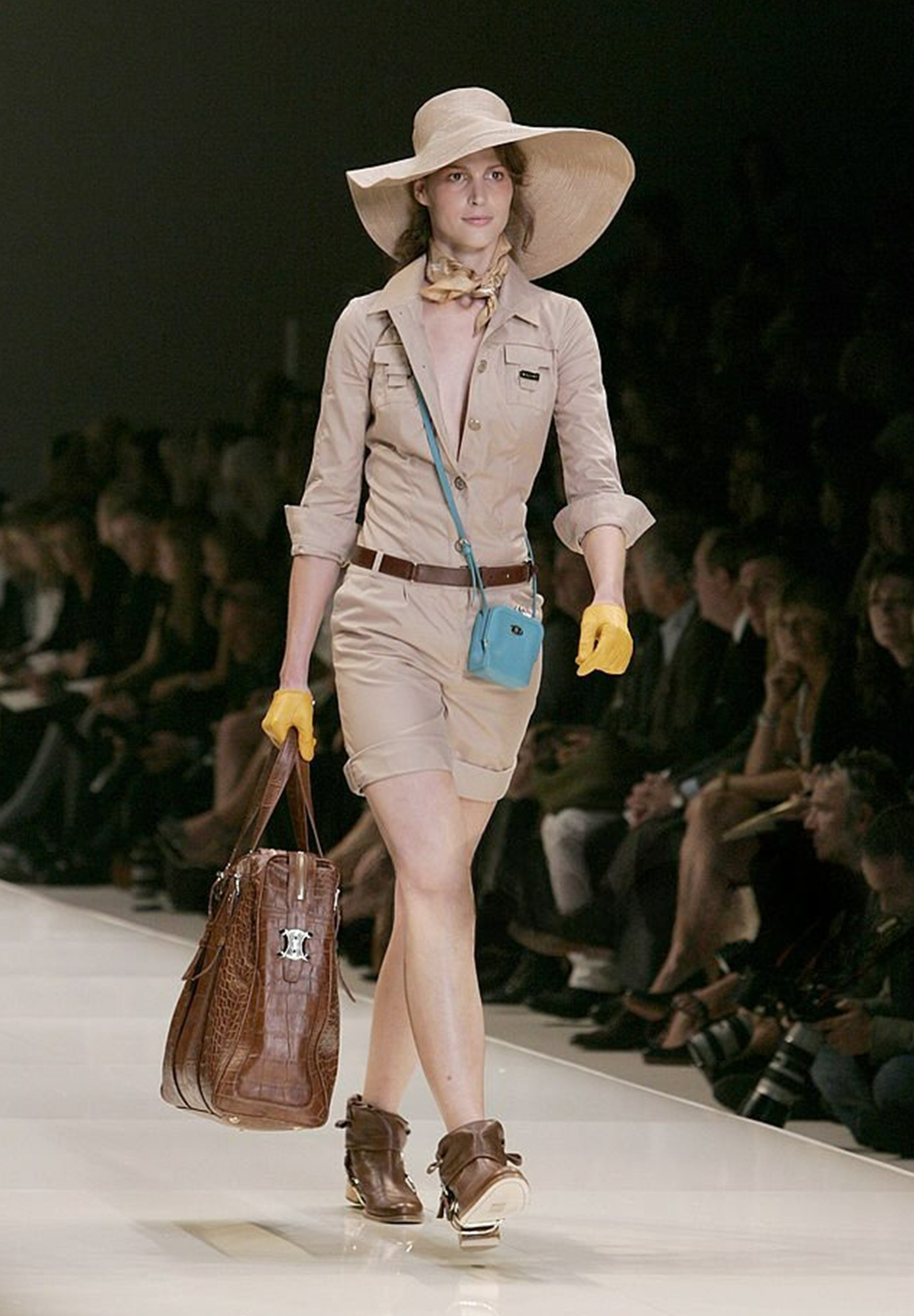 Бежевый комбинезон Celine