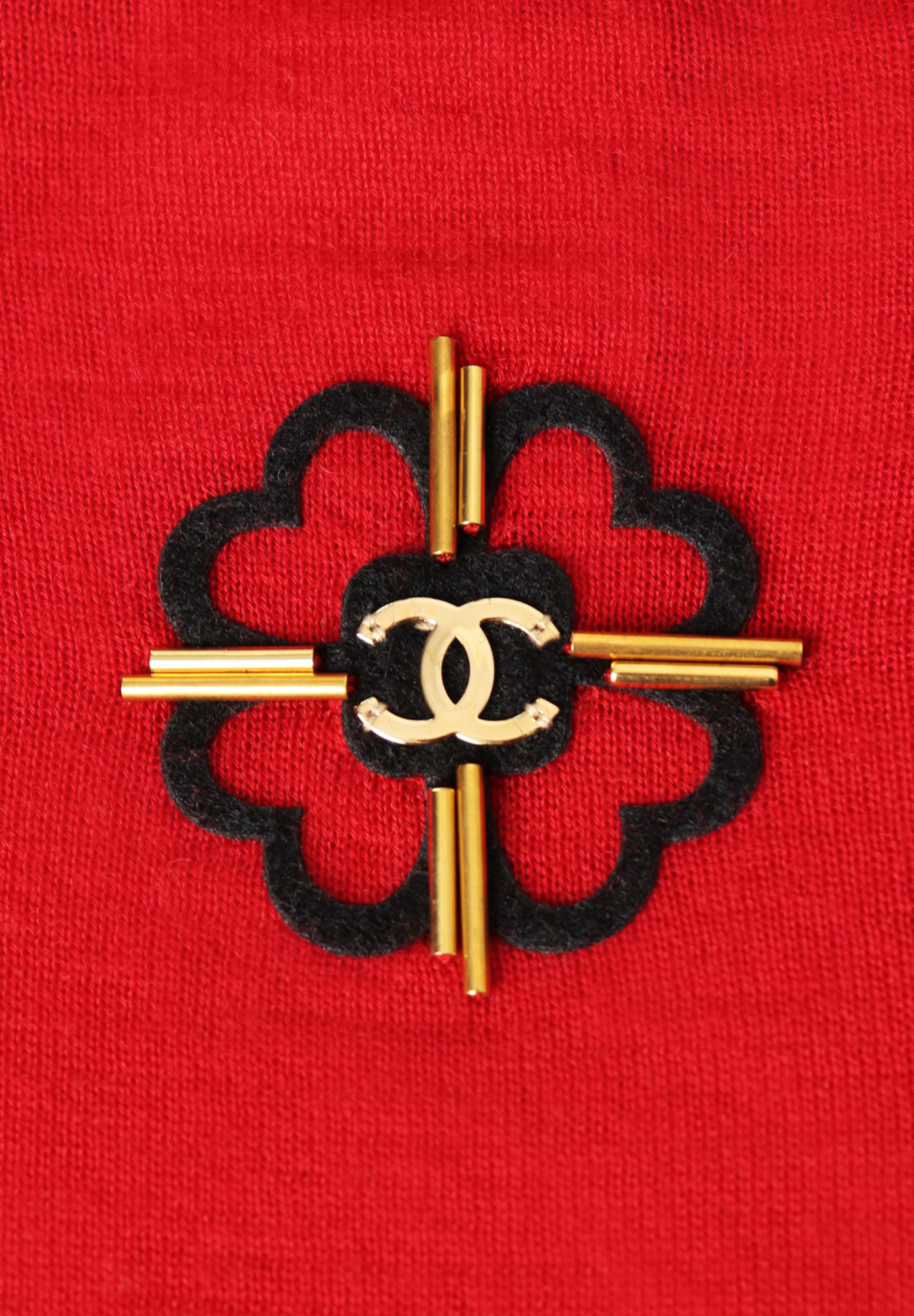 Красный свитер Chanel из кашемира