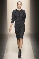 Серое платье Bottega Veneta с корсетной шнуровкой