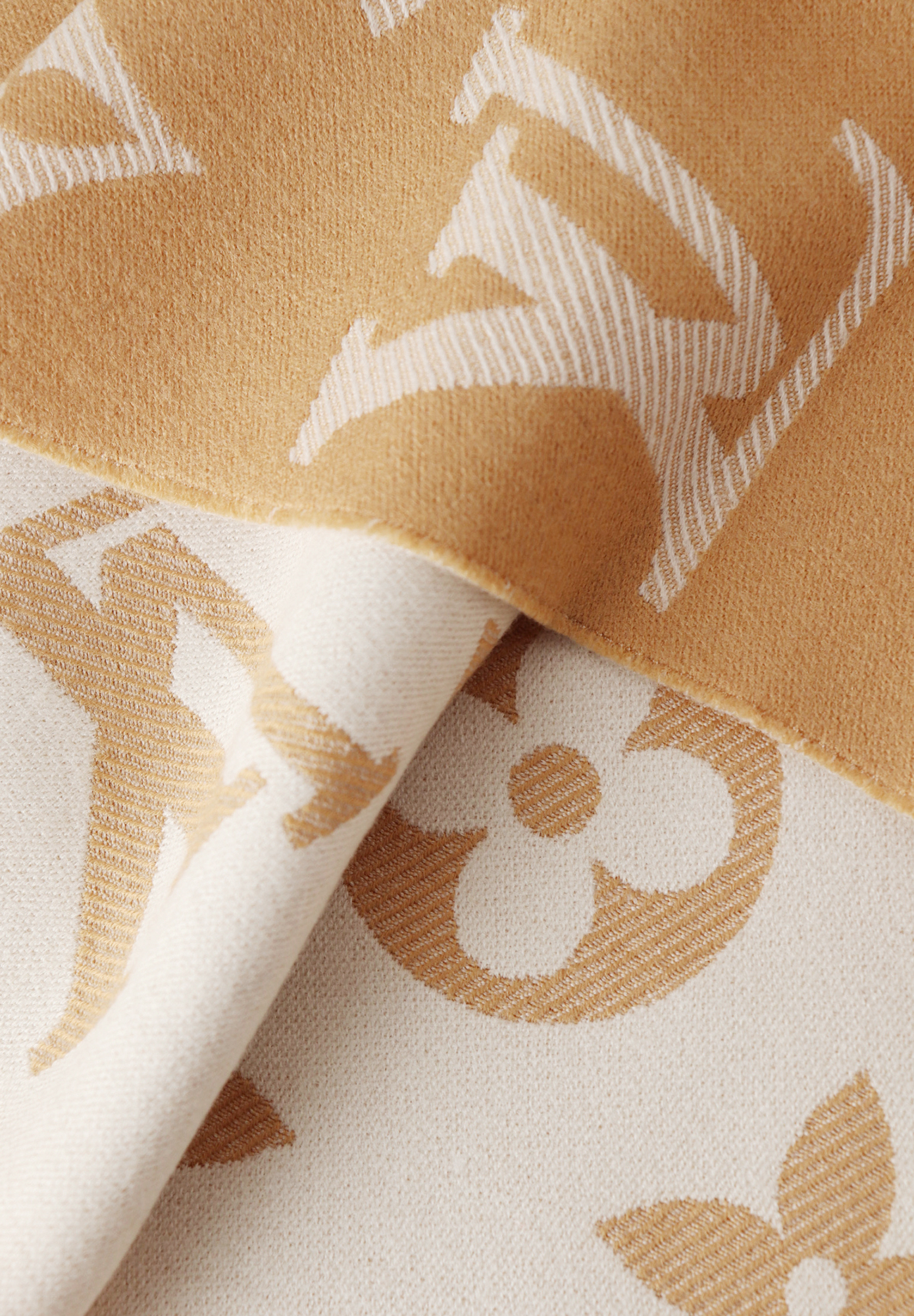 Шарф Louis Vuitton с монограммами и бахромой