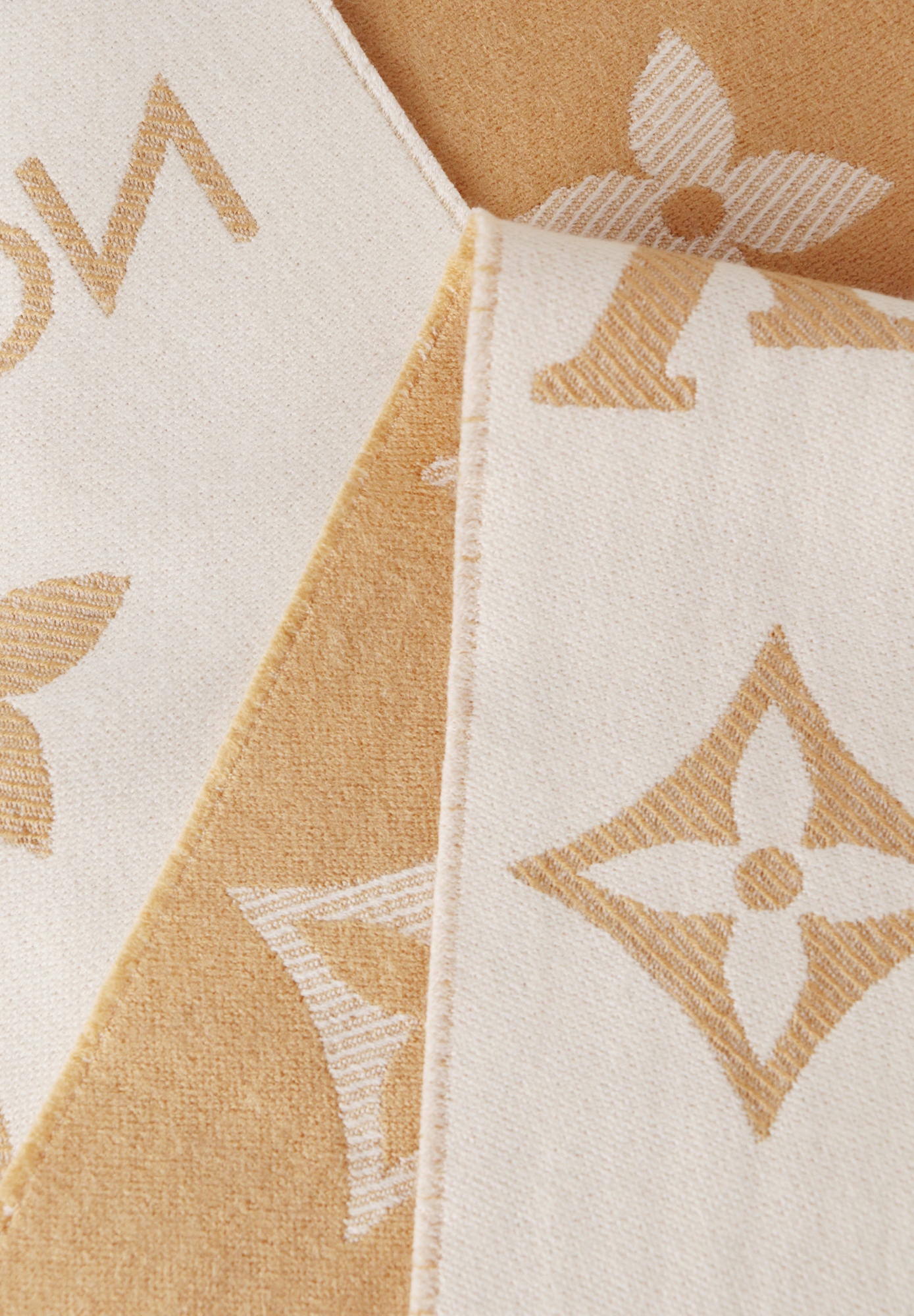 Шарф Louis Vuitton с монограммами и бахромой